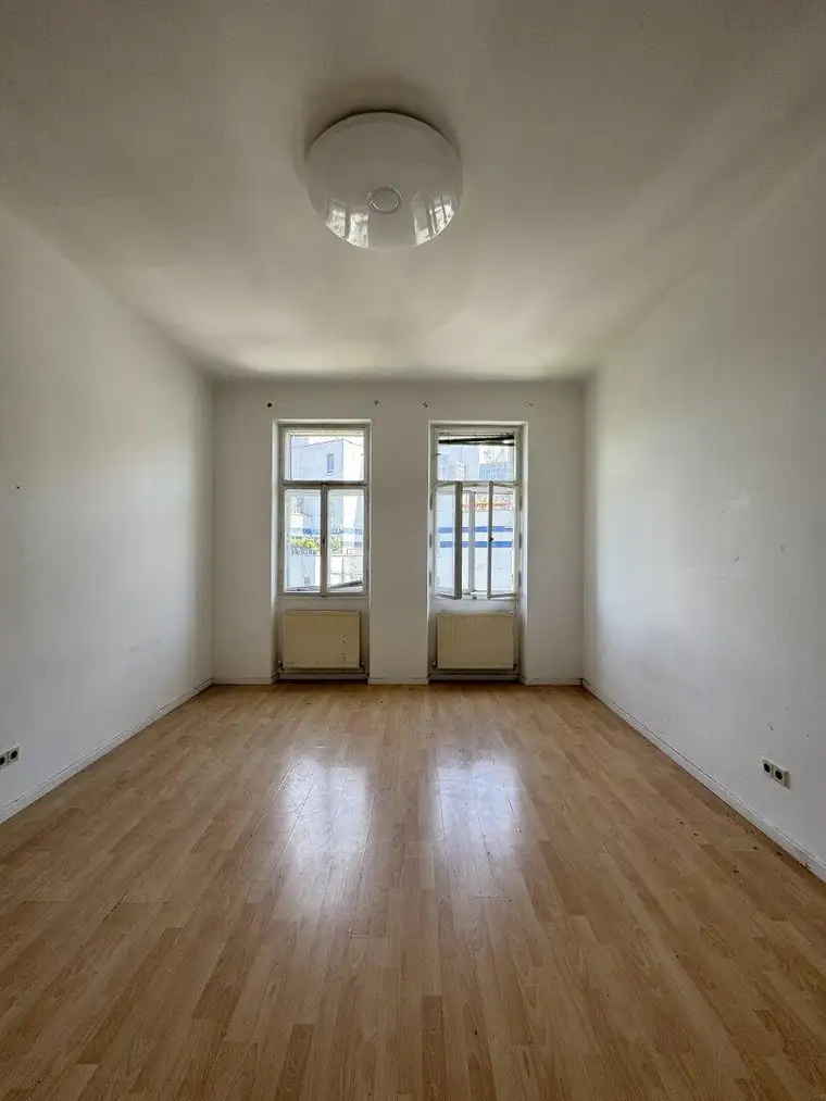 Altbau Juwel mit Potenzial – Ruhige Lage trifft historischen Charme