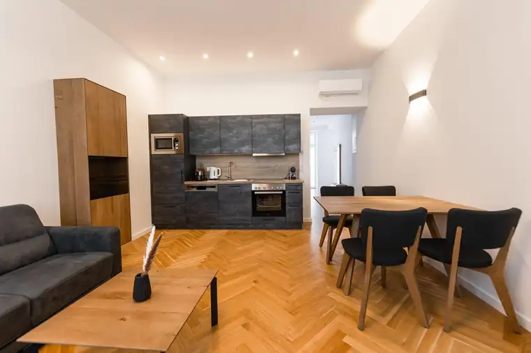 Sofort einziehen oder vermieten – Charmante Altbauwohnung im 21. Bezirk