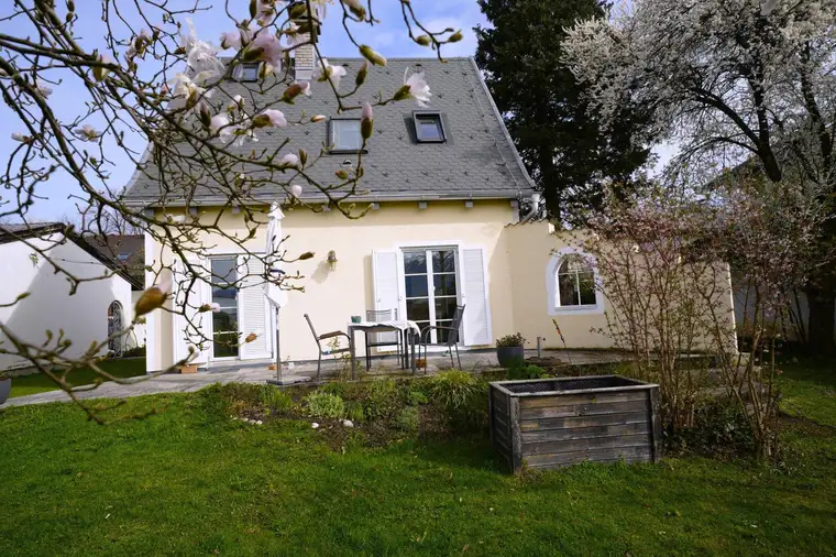 Ruhiges Haus mit XXL-Garten und Grünblick in Taxham!
