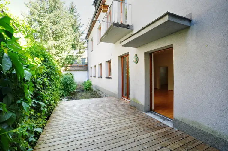 Gebirgsjägerplatz: Leistbare 4-Zimmer-Wohnung mit 115 m² Wohnfläche und eigenem Garten für Eigennutzer oder Anleger!