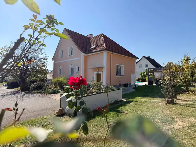 Ein Zuhause für viele Lebensentwürfe - großzügiges Wohnen mit Pool und Garten in Brunn bei Fehring