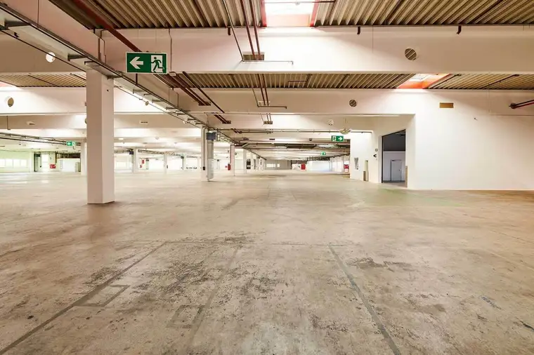 Flexible Produktions- &amp; Lagerflächen ab €4,50/m² – Top-Standort bei A2, Weikersdorf