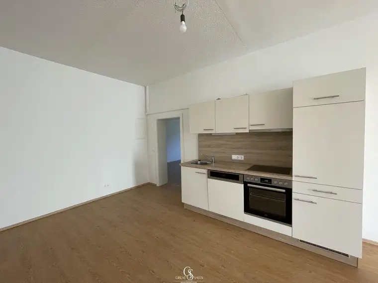 Geräumige und ruhige 2-Zimmer Wohnung mit großzügiger Terrasse