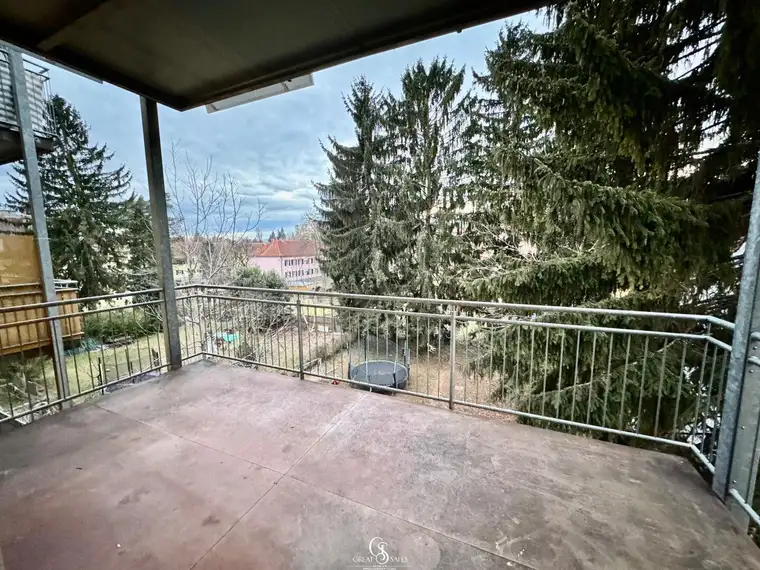 Schöne 2,5 Zimmer-Wohnung mit großem Balkon und Blick ins Grüne