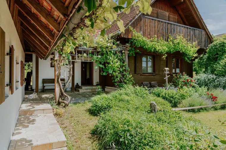 Idyllisches Einfamilienhaus mit Nebengebäude auf großzügigem, nach Süden ausgerichtetem Grundstück in Bierbaum