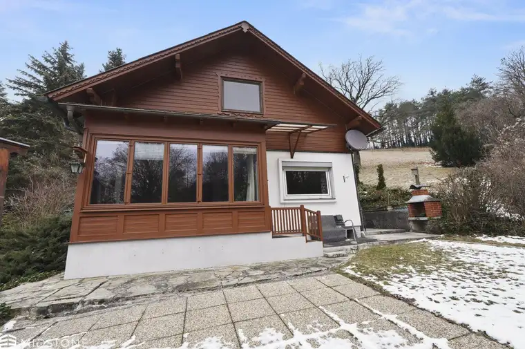 *Refugium am Waldrand mit Fernblick* Wintergarten, Weinkeller &amp; Potenzial im Obergeschoss