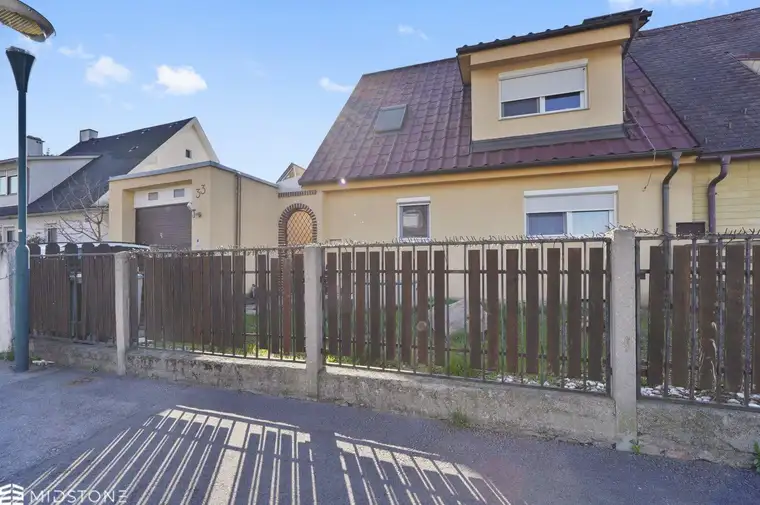 *Jetzt einziehen und Zukunft sichern* Zwei Häuser auf einem Grundstück in Wiener Neudorf