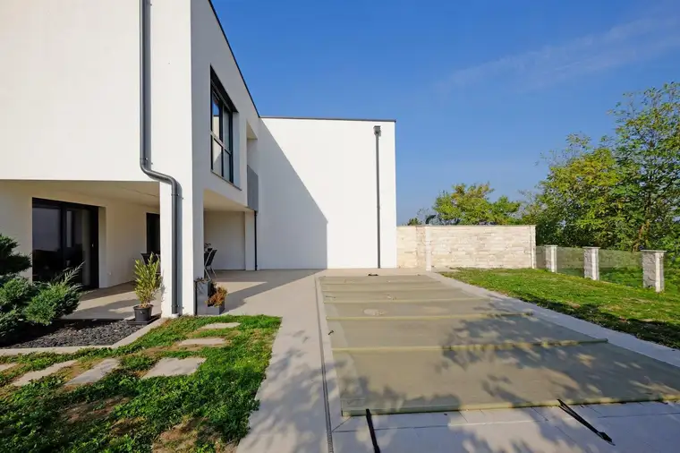 Doppelhaushälfte mit Pool und Blick auf die Enns – Kronstorf