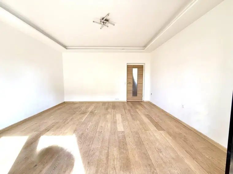 3-Zimmer Erdgeschoßwohnung mit Balkon &amp; Garage!