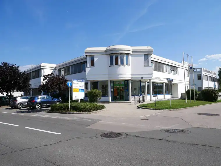 Geschäftslokal/Büro/Ordination (straßenseitig) im EG - PROVISIONSFREI