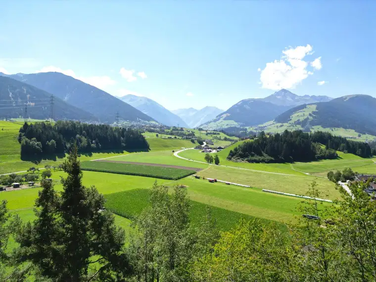 Mitten im Grünen - Sonniges Grundstück im Mittelgebirge