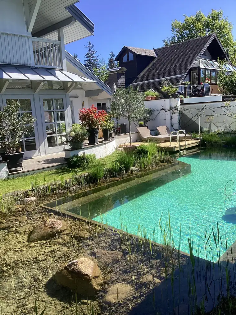 Eine Oase der Ruhe mit Pool und viel Platz für die Familie