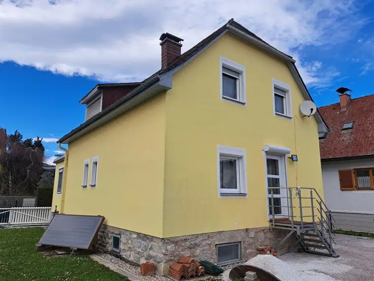 Teilsaniertes Wohnhaus mit Nebengebäude in toller Wohnlage