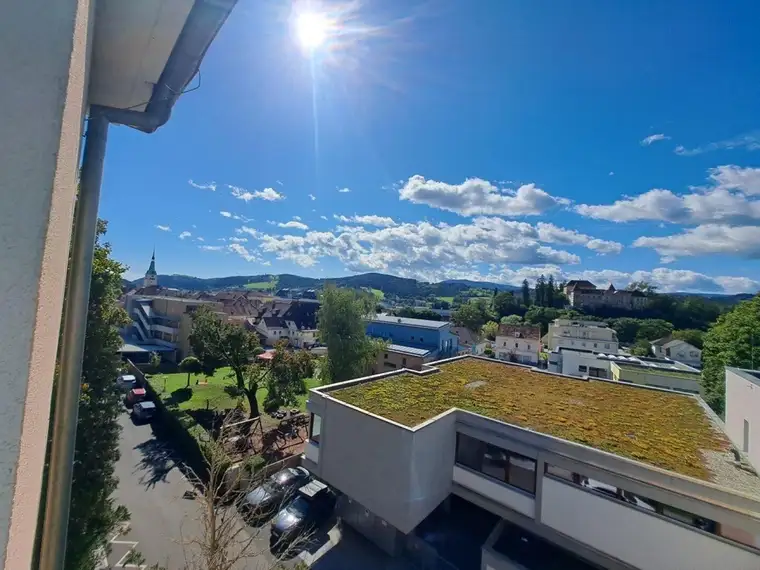 Top-Preis: Helle 3-Zimmer-Wohnung mit Balkon und herrlicher Aussicht