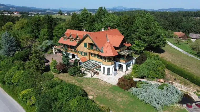 Exklusiver Landsitz in herrlicher Aussichtslage