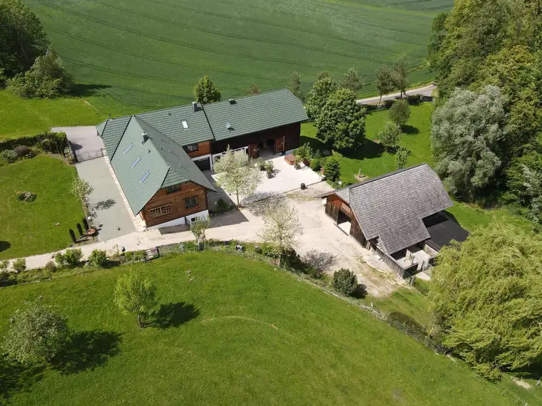 Landhaus in Alleinlage zum Verkauf!
