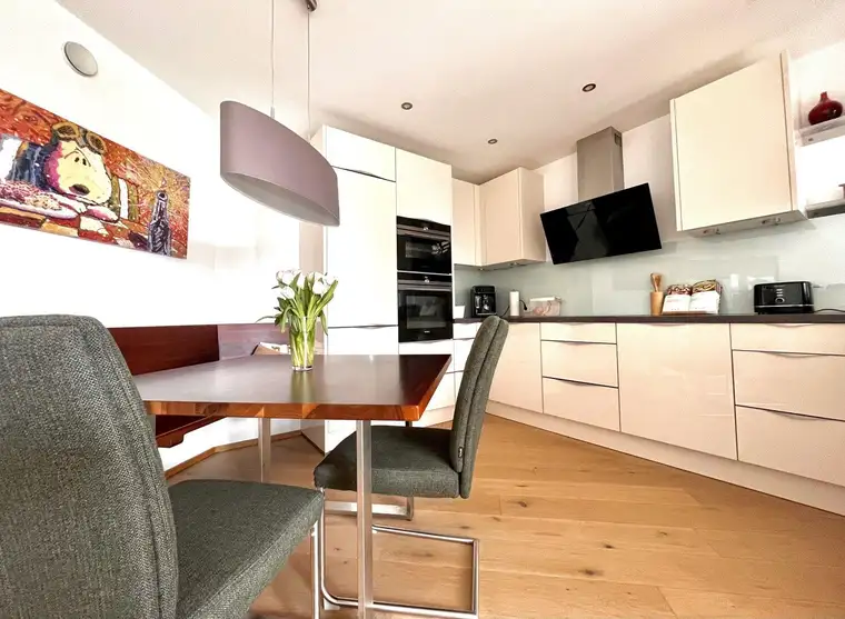 Bergheim: Moderne 3-Zimmer-Gartenwohnung mit überdachter Terrasse