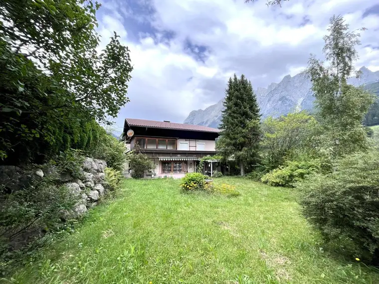 Geräumiges Haus mit Terrasse, Garten und Einliegerwohnung - ideal für Handwerker, Familien oder Anleger