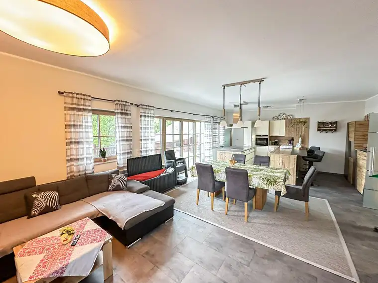 TRAUMHAFT WOHNEN Nähe Gmunden - Ruhelage mit großem Garten &amp; Terrasse