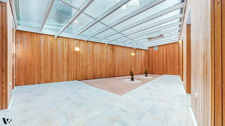 EINZIGARTIGES ATELIER MIT ÜBERDACHTEM INNENHOF IN ALSERGRUNDER TOP-LAGE
