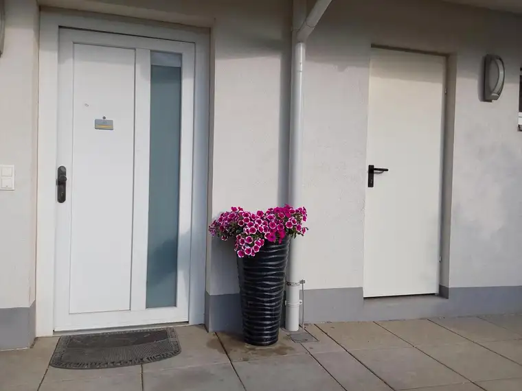 Traumhafte Gartenwohnung in Vösendorf: 81m², Terrasse, Stellplatz und sitzen in Grünen! (Provisionsfrei)