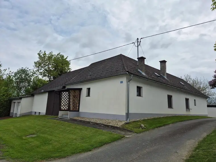 Charmanter Vierkanthof mit Nebengebäuden in idyllischer Lage im Südburgenland (Provisionsfrei)