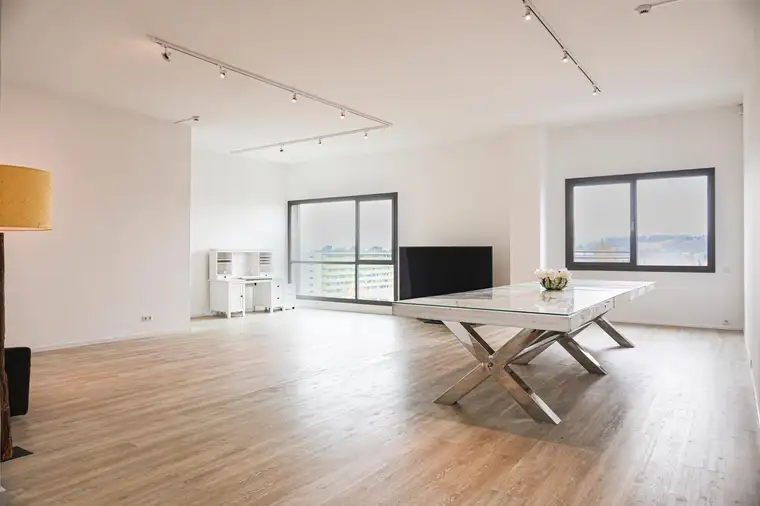 Salzburg-Basis für Unternehmer: Gewerbliches Luxus-Loft mit Wohnrecht. Der ideale Firmensitz für Ihre Österreich-Dependance. 