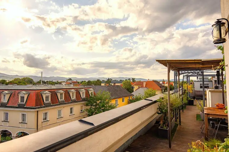 Exklusive Dachgeschosswohnung mit 80m² Panorama-Terrasse nähe Schlosspark