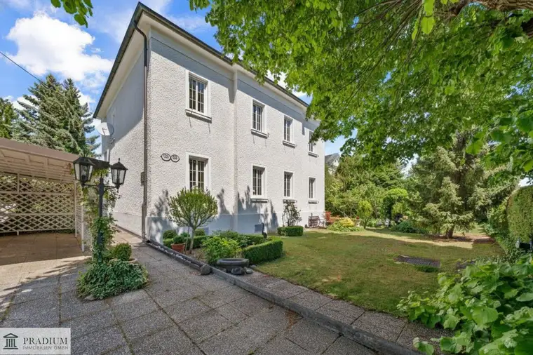 Traumhaftes Grundstück mit Villa in Baden