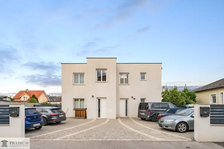 Wohnen wie im eigenen Haus – 100 m², privater Eigengarten, Terrasse &amp; 3 eigene Parkplätze