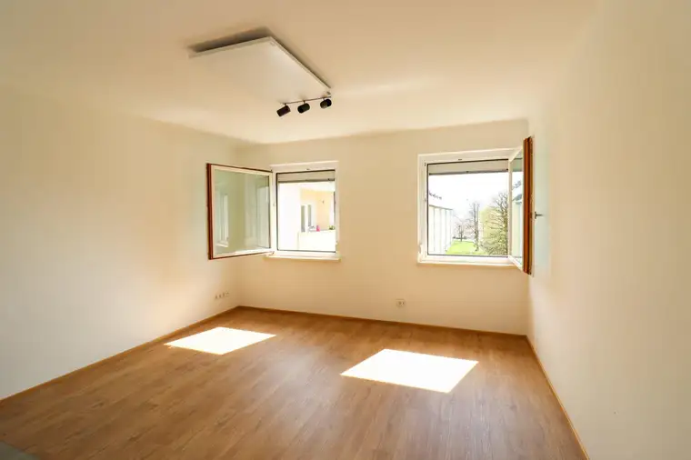 Taxham: 3-Zimmer-Wohnung mit Balkon