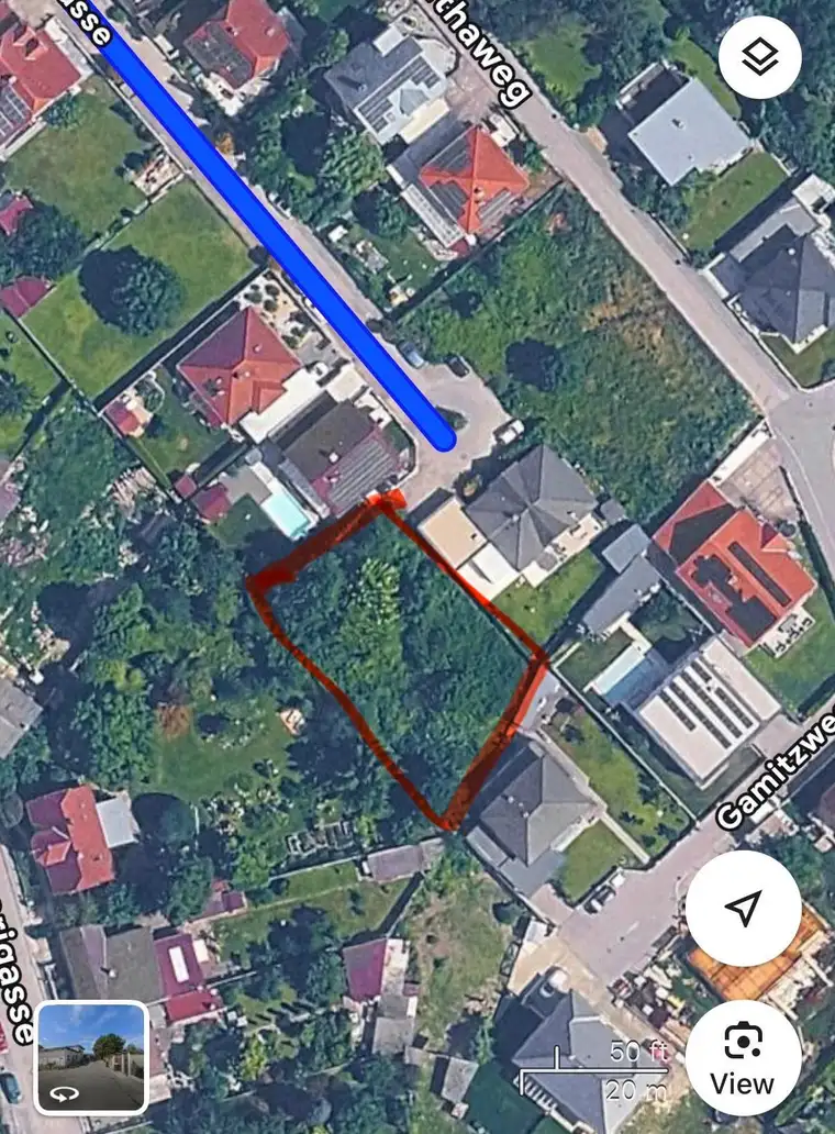 Letzter Baugrund in fertiger Siedlung 