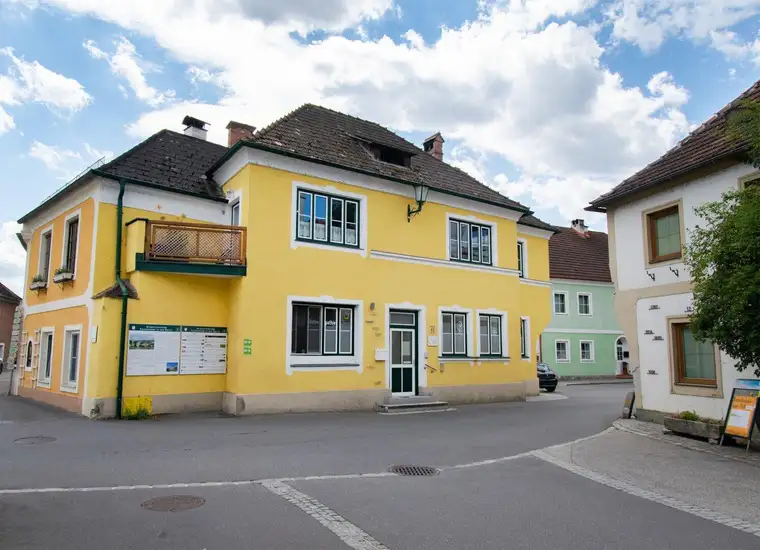 Markthaus im Herzen von Emmersdorf - am Tor zur Wachau!