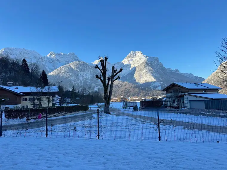 Moderne Neubauwohnung mit eigenem Garten und atemberaubendem Bergblick