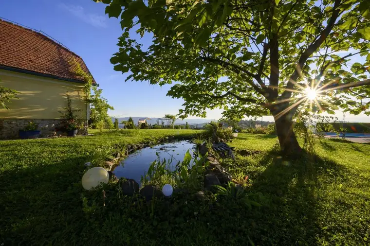 2 wunderschöne Häuser an der Österreichischen Weinstraße in Süd - Steiermark mit Garten und Pool und Panoramausblick