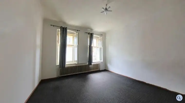 Sanierungsbedürftige Altbauwohnung beim Brunnenmarkt