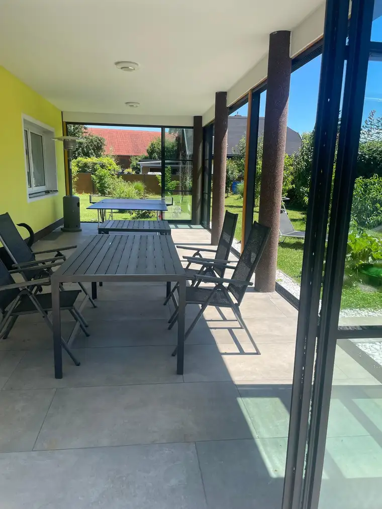 Von Privat, auch als Gewerbe geeignet, top modernisiertes, Ein - Zweifamilienhaus, voll unterkellert, Nähe Klagenfurt