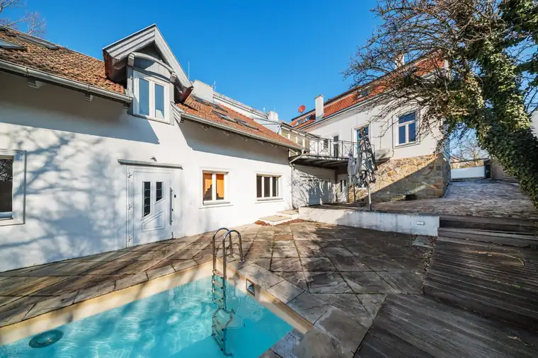 Gründerzeitvilla mit Erweiterungsbau &amp; Pool