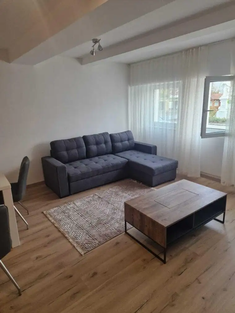 Großzügige 2-Zimmer-Wohnung mit Stellplatz – € 750,- inkl. BK &amp; Heizung