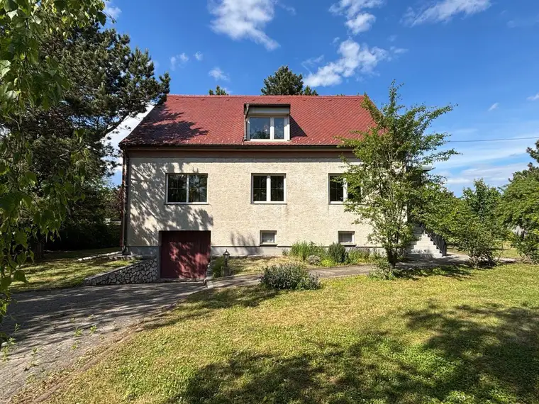 Großes Einfamilienhaus mit 2000m² Grund, Garage &amp; 5 Schlafzimmer in 2164 Neuruppersdorf!