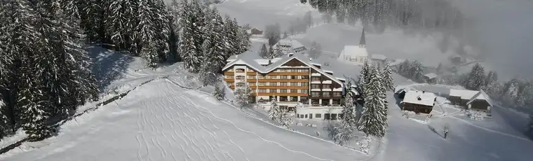 Hotel St. Oswald - 53 Zimmer - Skiabfahrt möglich 