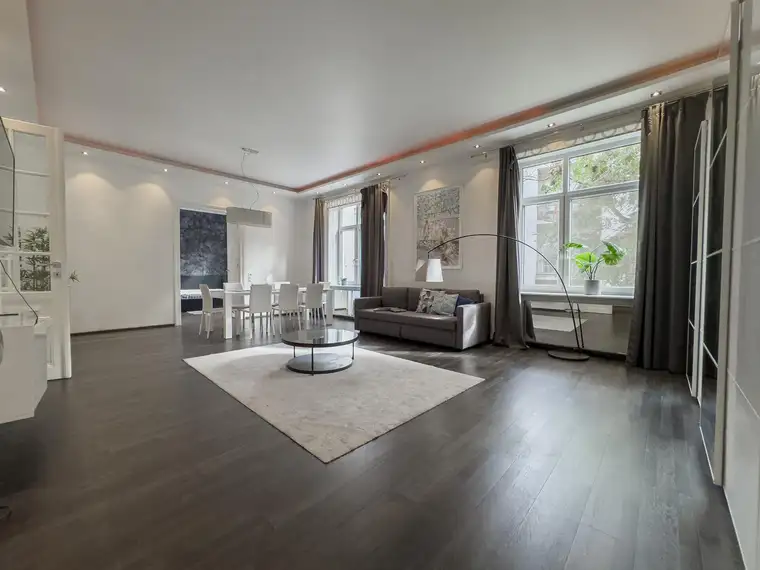 Altbauliebe trifft Wiener Klassik - 124m² Stil und Eleganz im 4. Bezirk