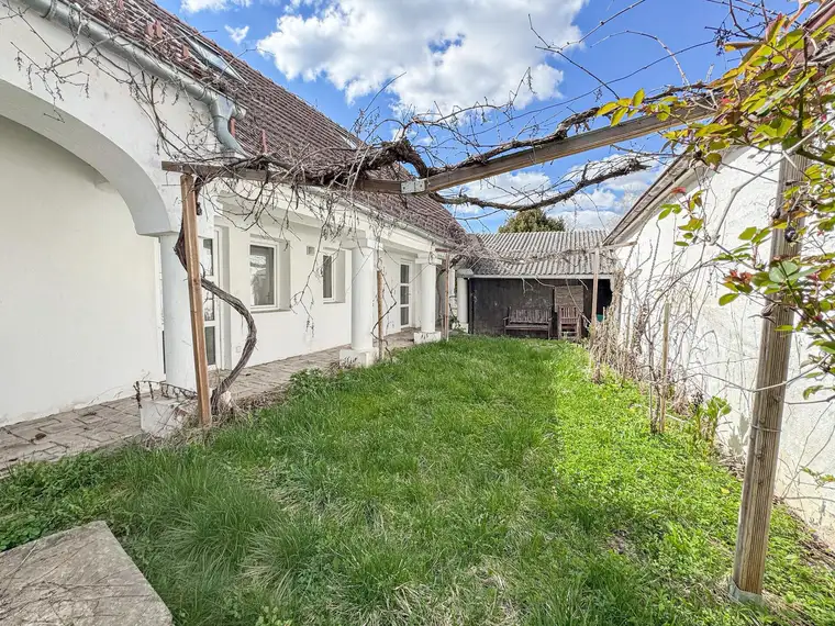 Weinviertler Hofhaus nähe Laa a.d. Thaya! -Natur. Erholung. Gestalten. Garten.