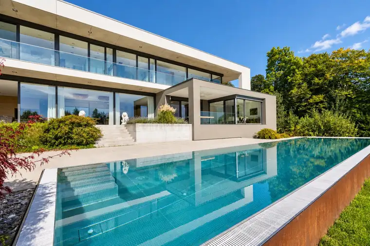 PMI REAL ESTATE GMBH