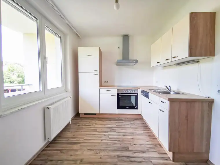 Sonnige 3-Zimmer Wohnung mit Loggia und Parkplatz! - Grünblick, separate Küche uvm.