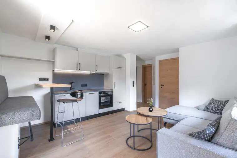 Helle 2-Zimmer-Wohnung mit großer Terrasse und Kaiserblick ( PMI-0147 )