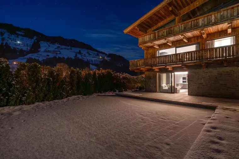 Luxus-Retreat mit Naturteich und privatem Wellnessbereich