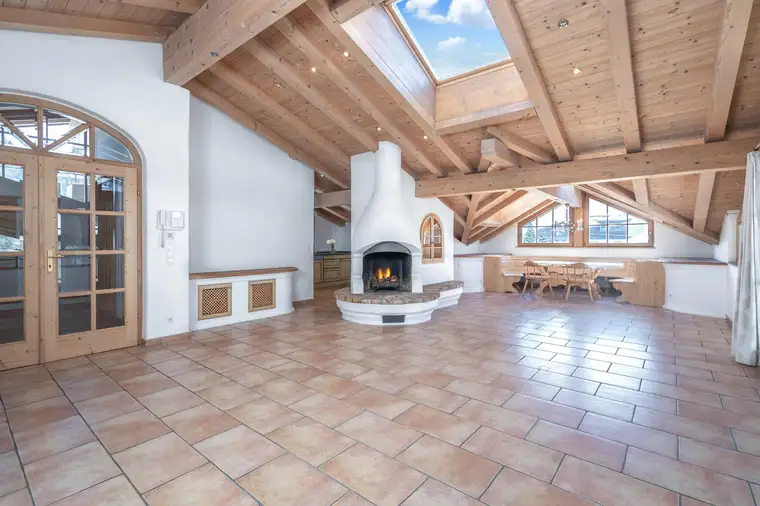 Exklusive Dachgeschosswohnung im Landhausstil