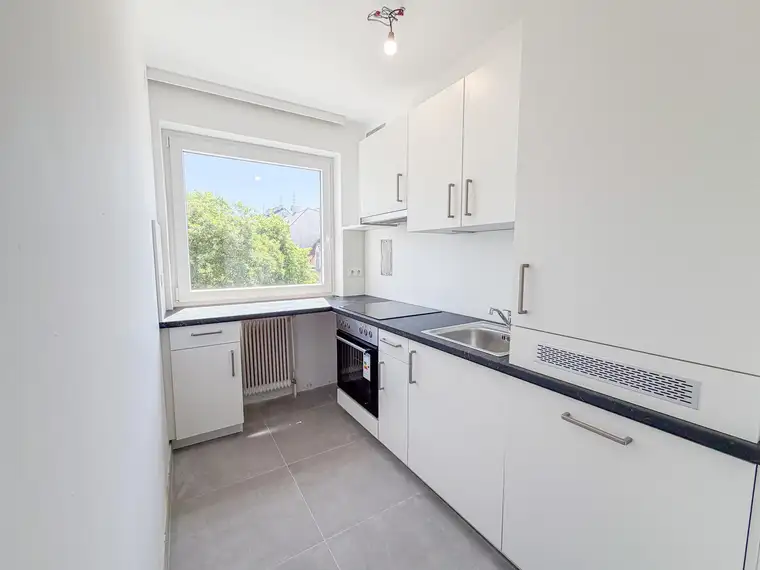 Nahe Hietzinger Hauptstraße - 2-Zimmer Wohnung mit Loggia und Garage