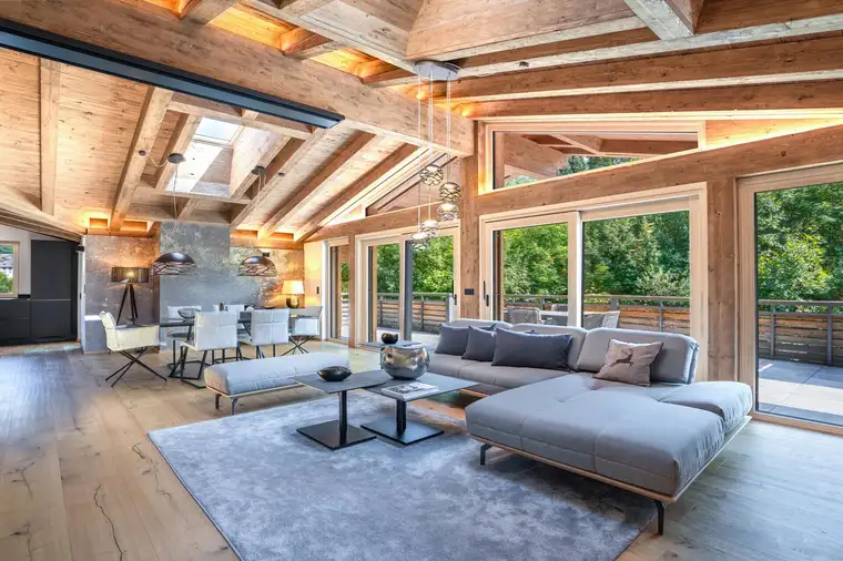 PMI REAL ESTATE GMBH